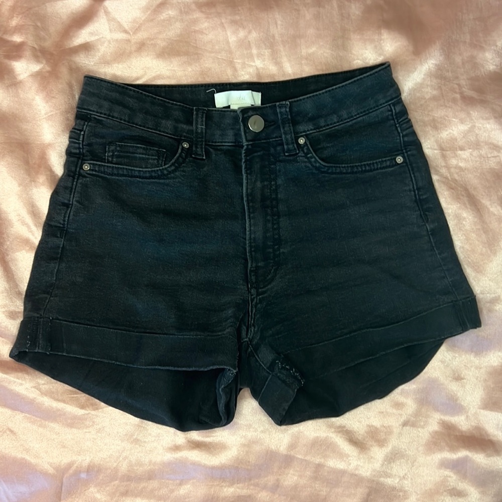 Black H&M shorts